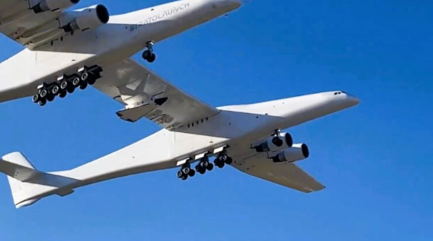 全球最大飞机首次携带高超音速原型机 TA-0 升空，飞行 5 个小时